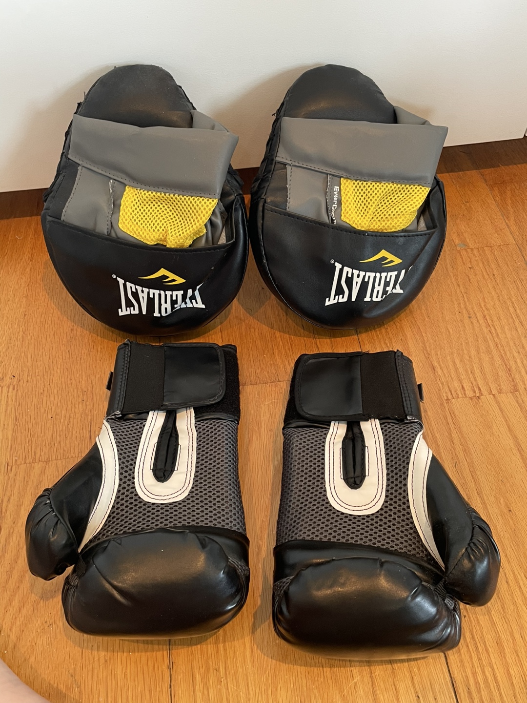Boxing Gloves & Punching Mitts - photo 2