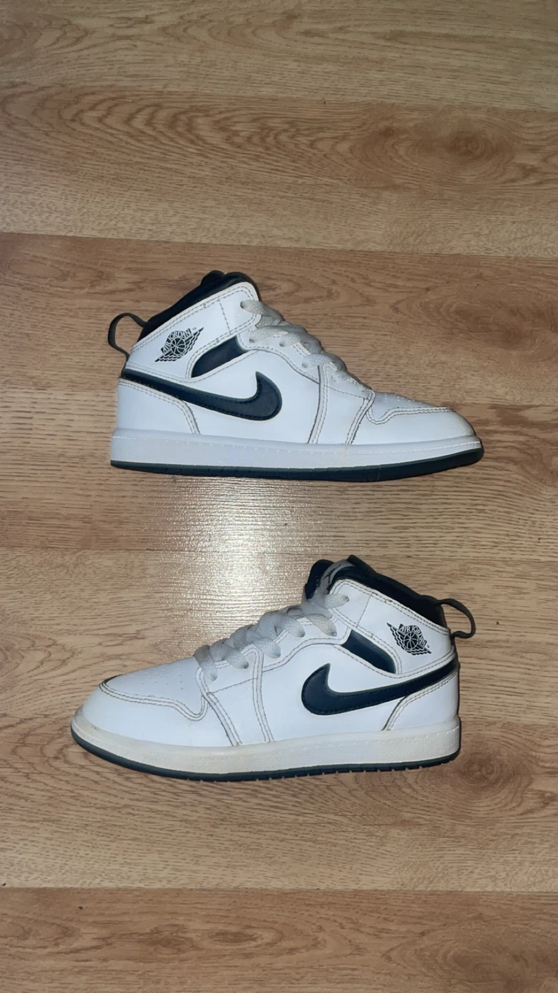 Size 1y Jordan 1 10$