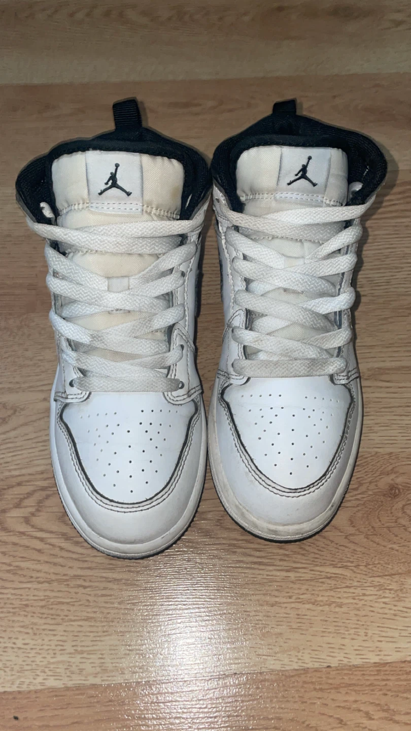 Size 1y Jordan 1 10$ - photo 2