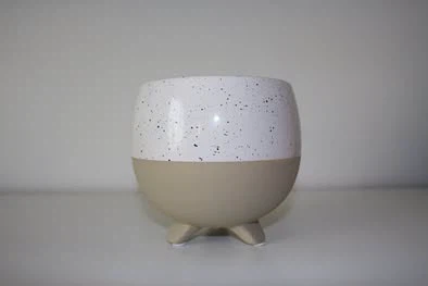 NEW Three-footed Plant Pot