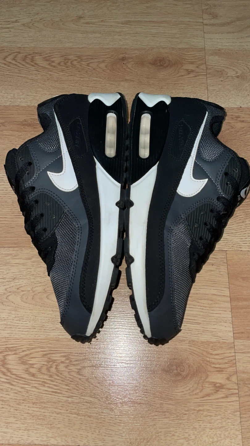 Size 9.5 men’s airmax 20$ - photo 3