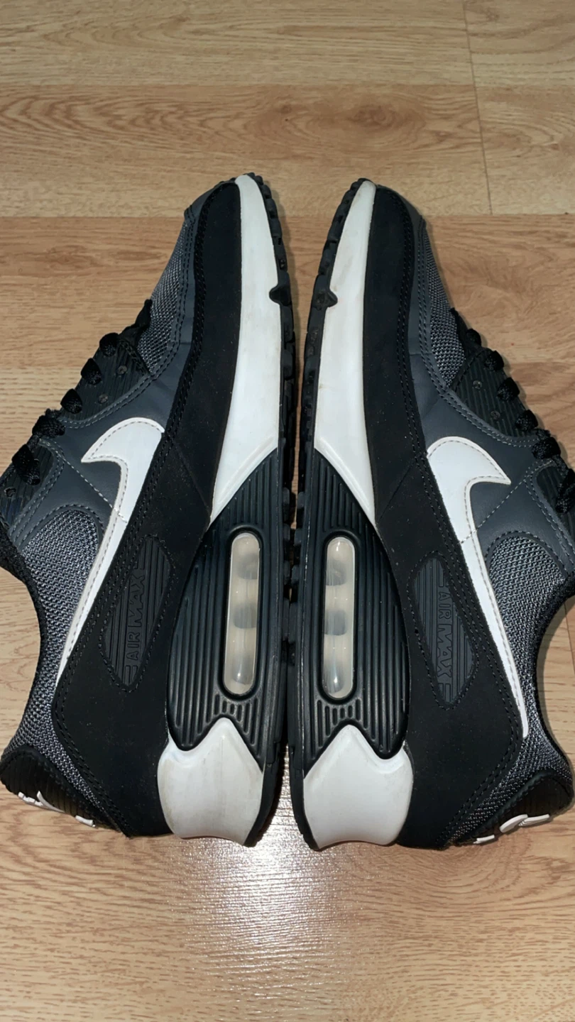 Size 9.5 men’s airmax 20$ - photo 4