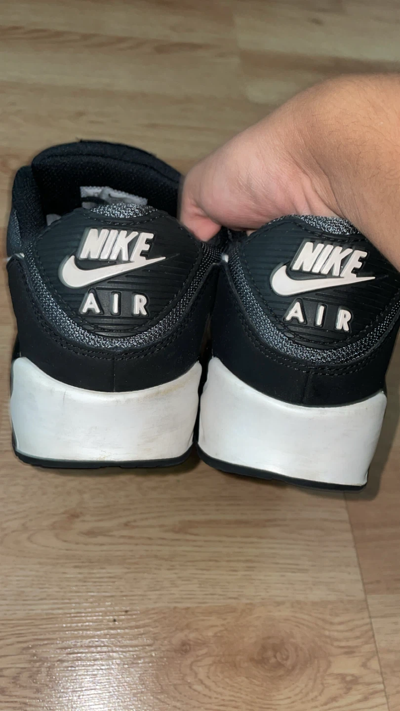 Size 9.5 men’s airmax 20$ - photo 5