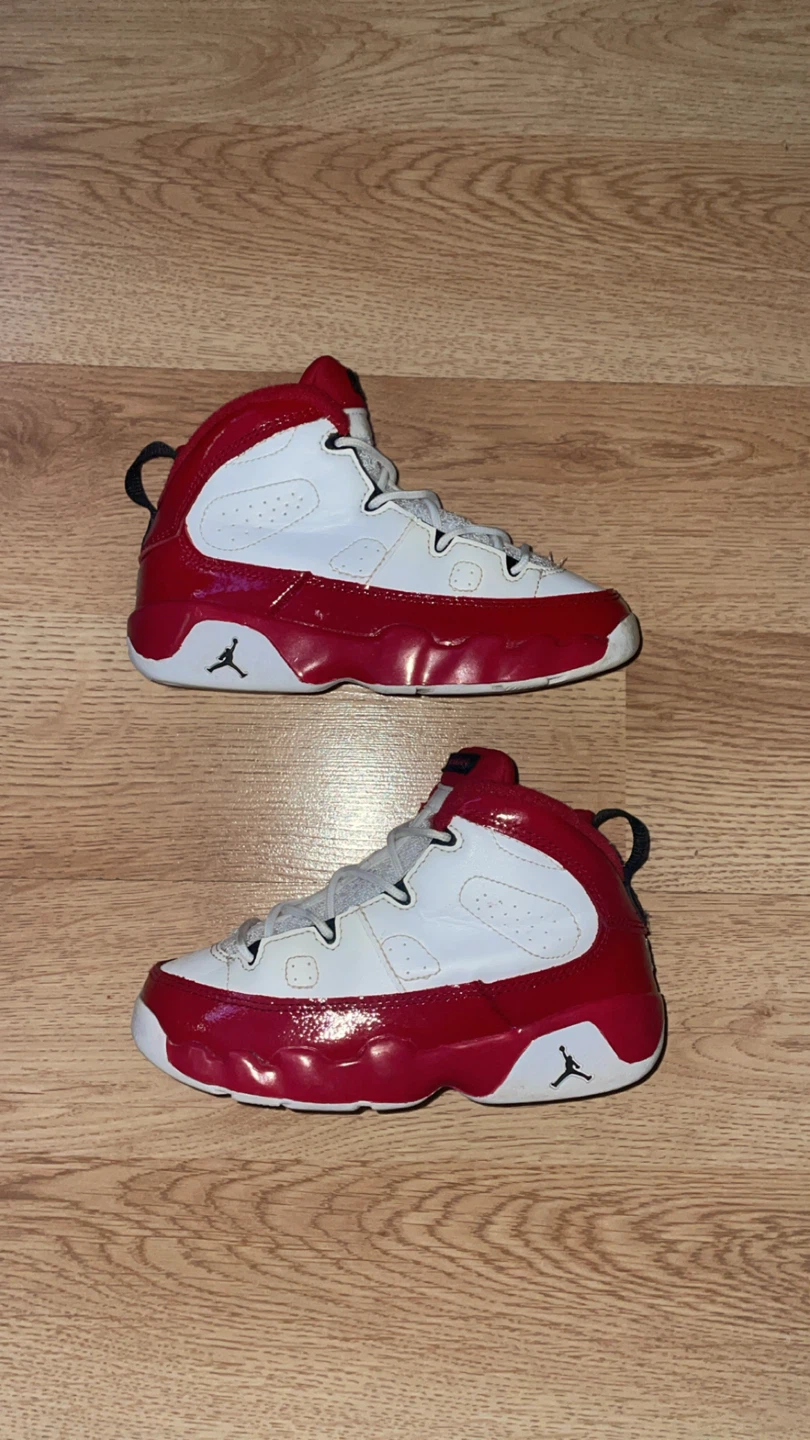 Size 10c Jordan 9 10$