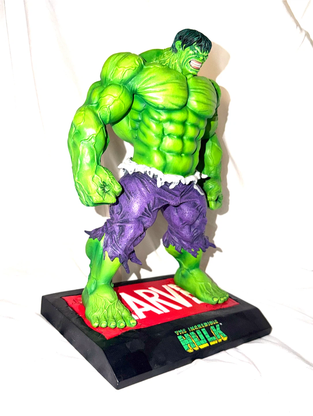 Marvel The Incredible Hulk Limited Edition Collectible Statue - photo 2