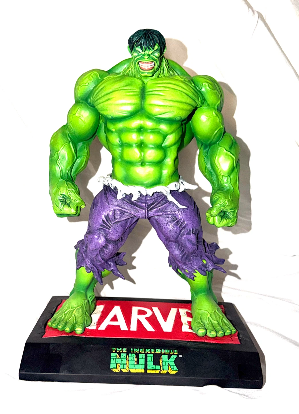 Marvel The Incredible Hulk Limited Edition Collectible Statue - photo 3