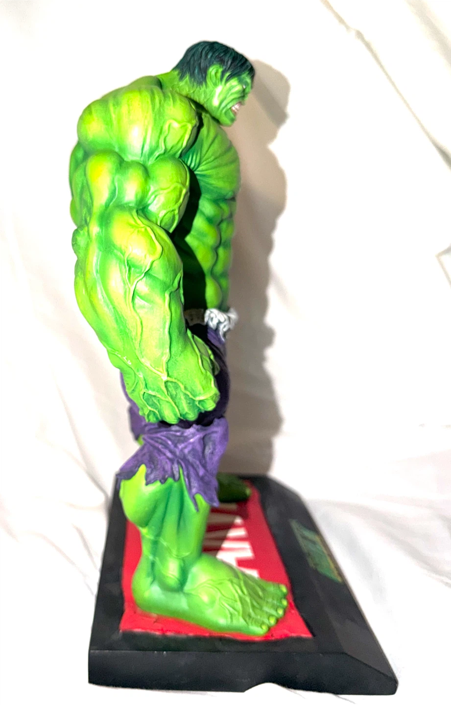 Marvel The Incredible Hulk Limited Edition Collectible Statue - photo 4