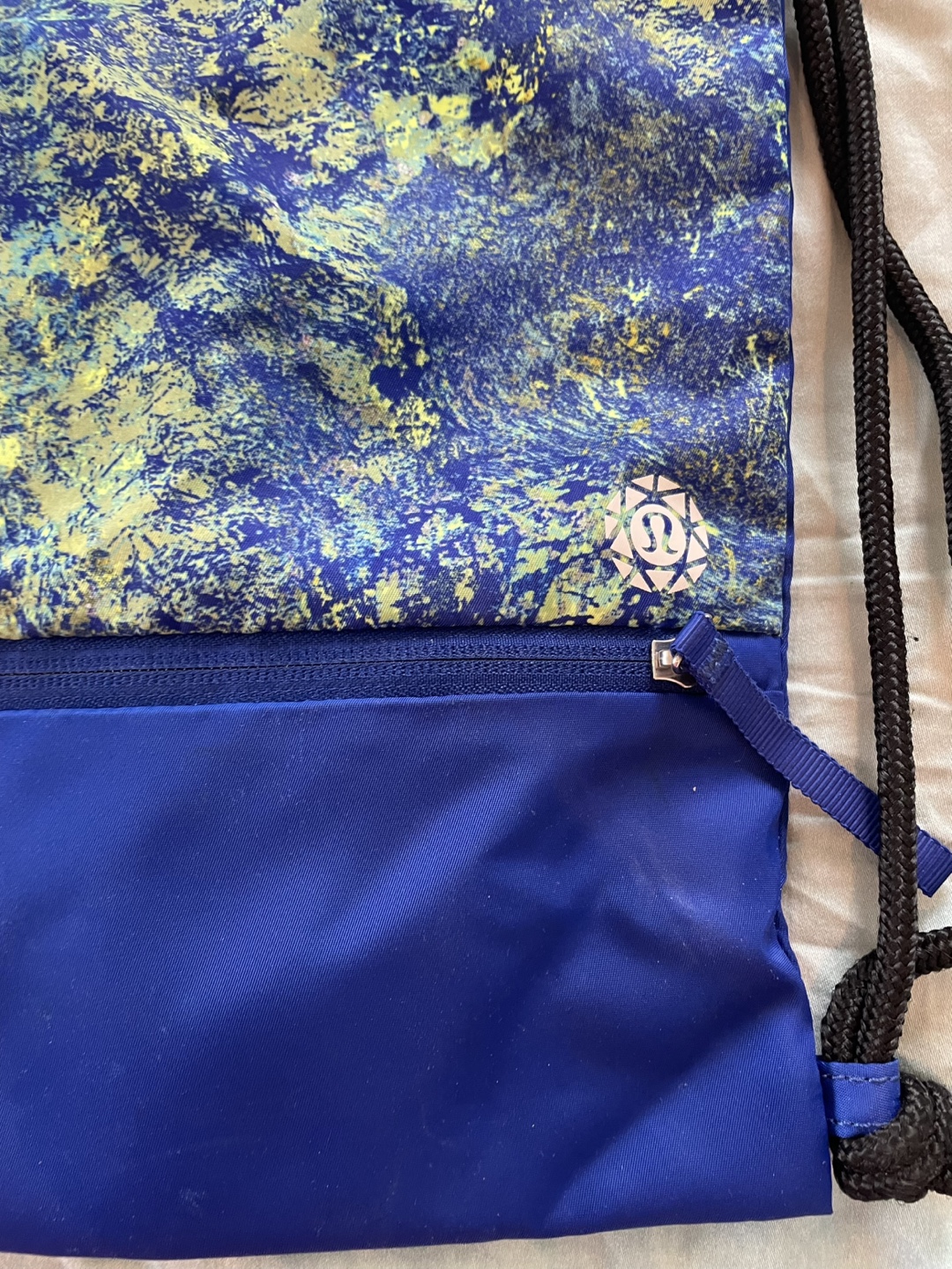Lululemon Limited Edition Drawstring Bag - photo 3