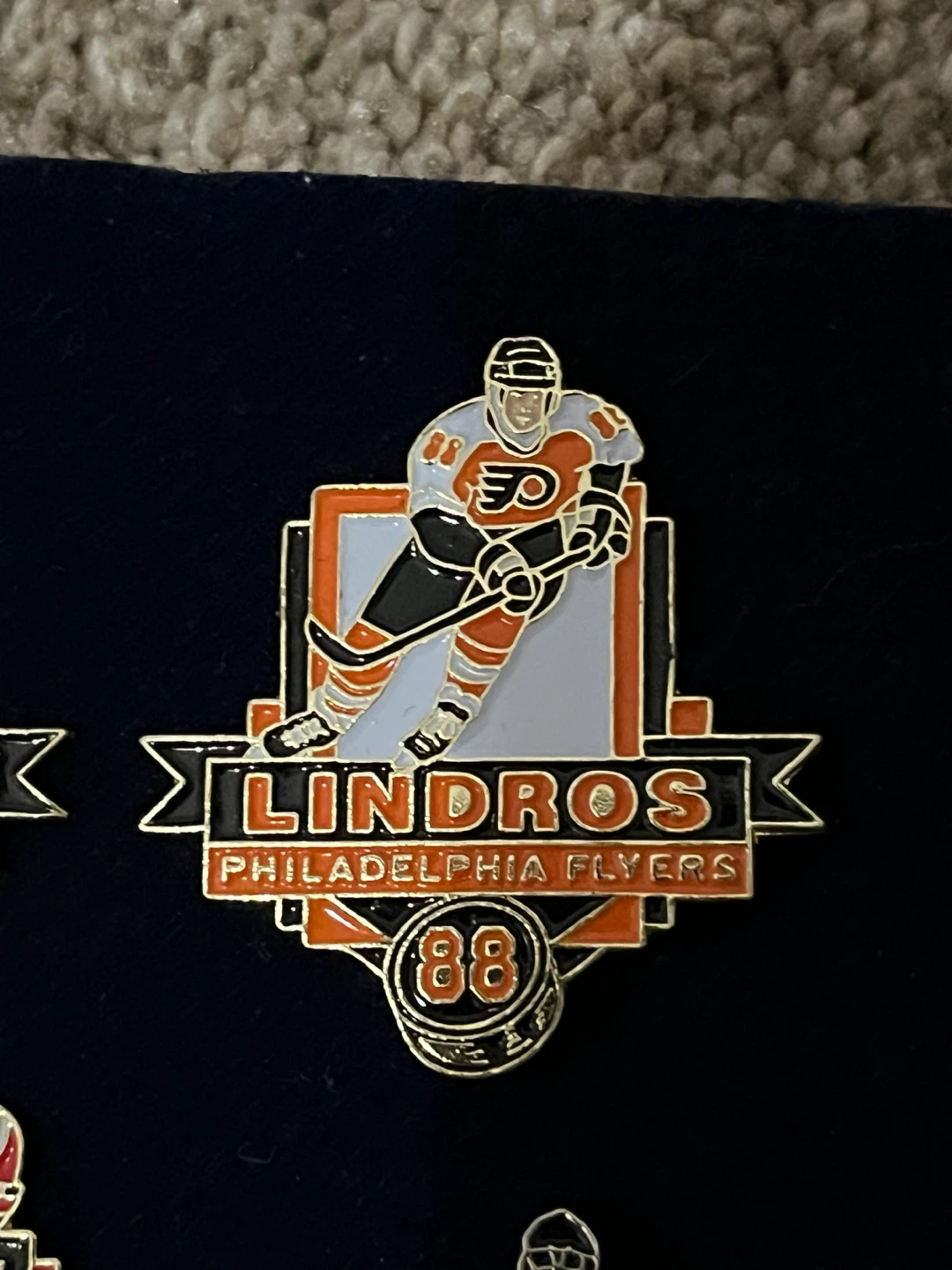 Collection of 6 Vintage NHL Legend Hockey Pins - photo 3