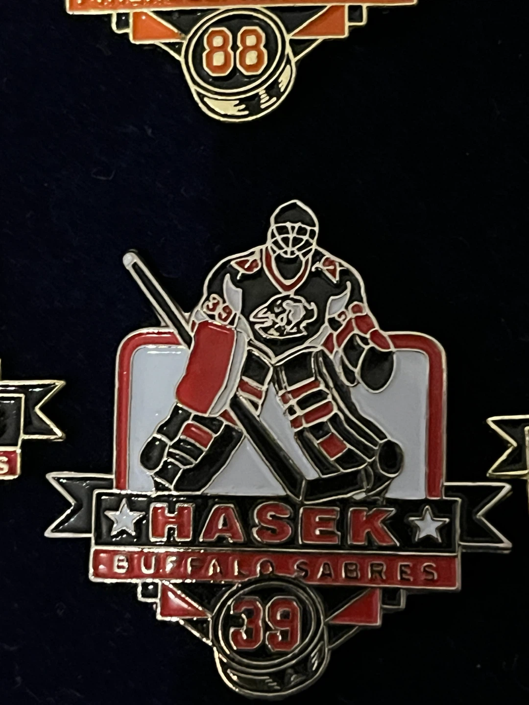 Collection of 6 Vintage NHL Legend Hockey Pins - photo 4