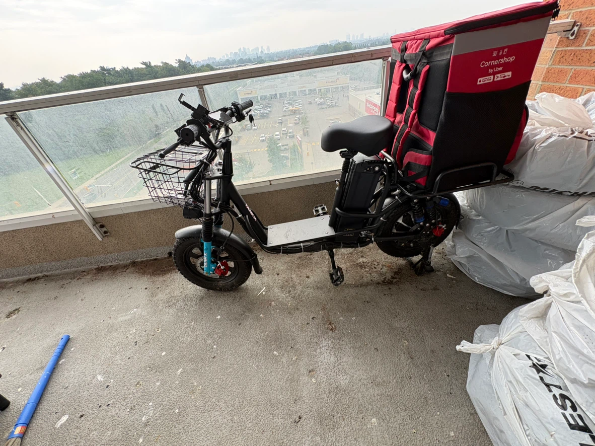 Electric Scooter with Delivery Bag - photo 2
