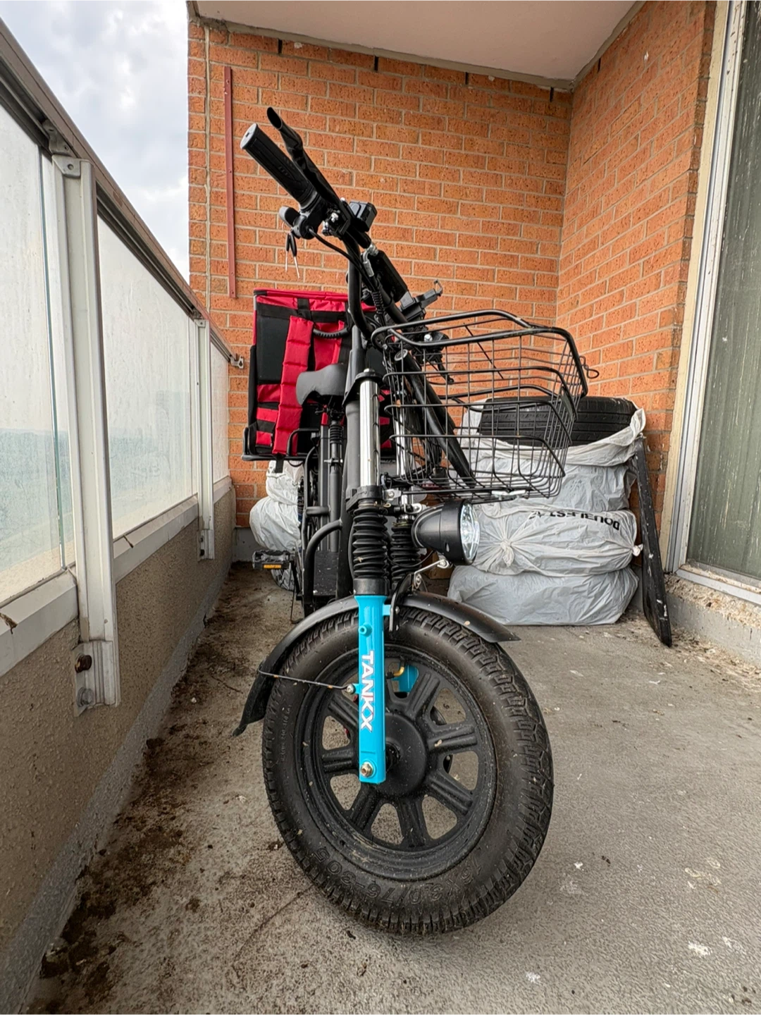 Electric Scooter with Delivery Bag - photo 4