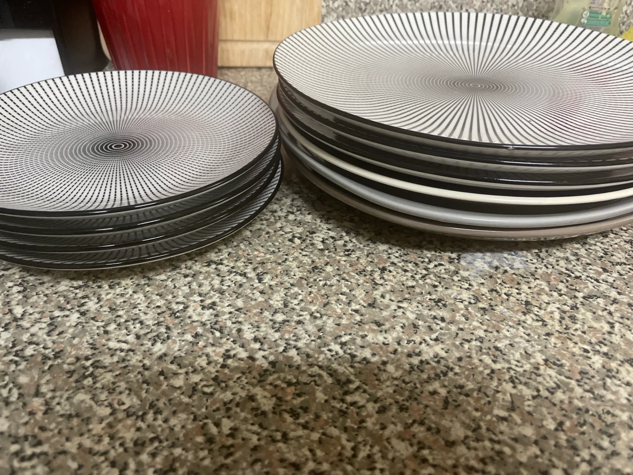 Set of 10 Black and White Striped Dinner and quarter Plates - photo 2