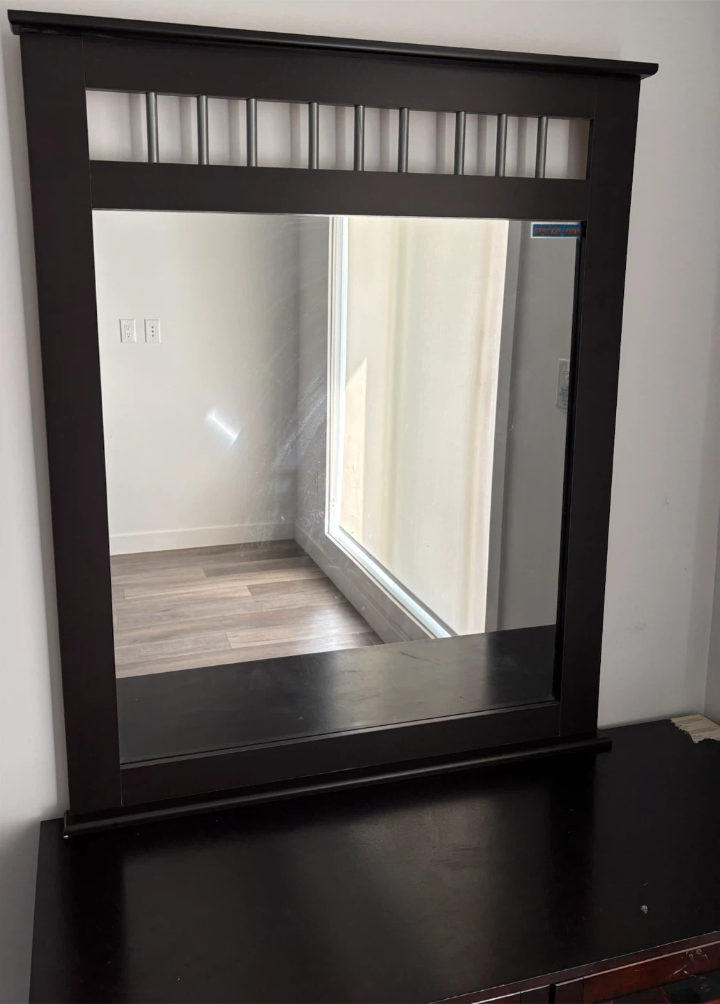 TV stand with detachable mirror - photo 5