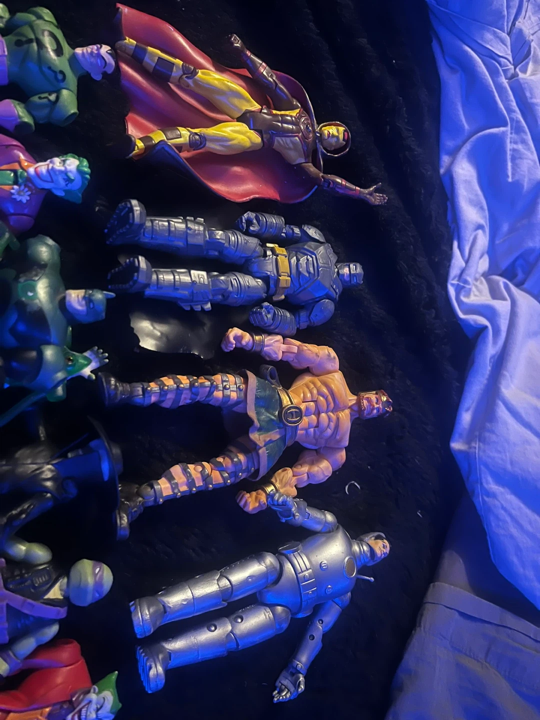 Assorted DC Comics & Marvel Action Figure lot - photo 2