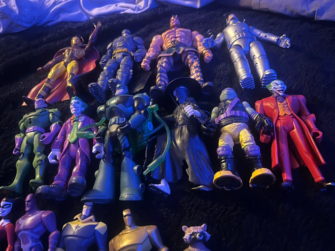 Assorted DC Comics & Marvel Action Figure lot - photo 3
