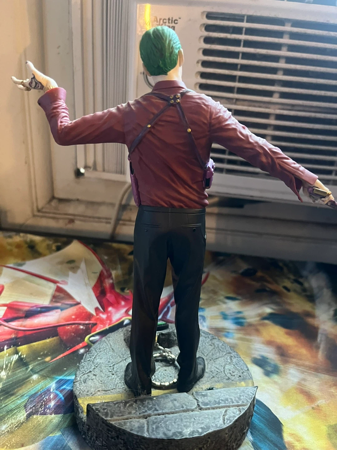Joker statue with Keychain - photo 3
