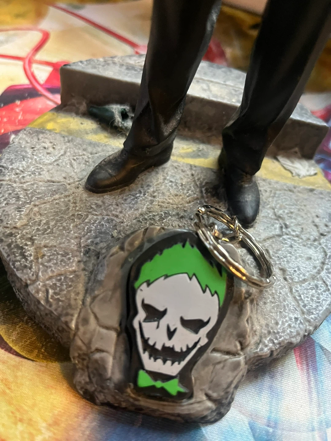 Joker statue with Keychain - photo 5