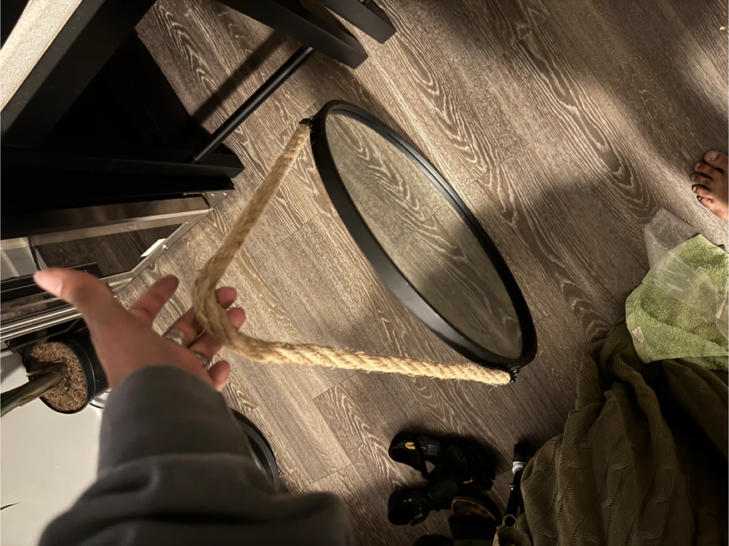 Round Wall Mirror with Rope Hanger - photo 4