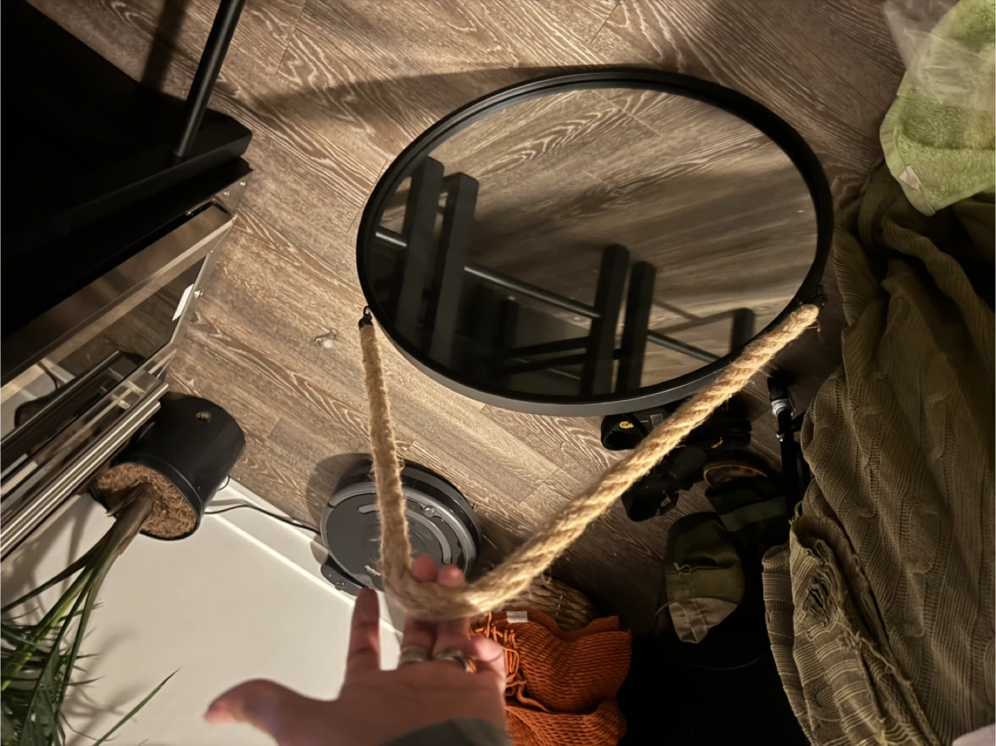 Round Wall Mirror with Rope Hanger - photo 3