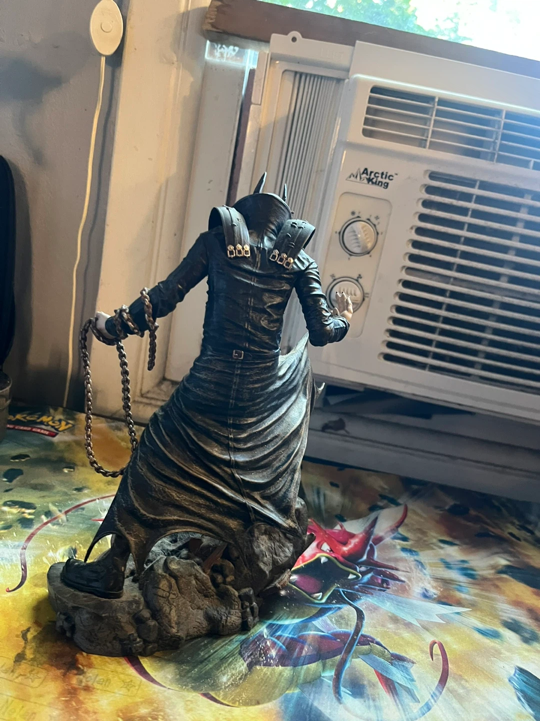 The Batman Who Laughs Statue Figure - photo 3