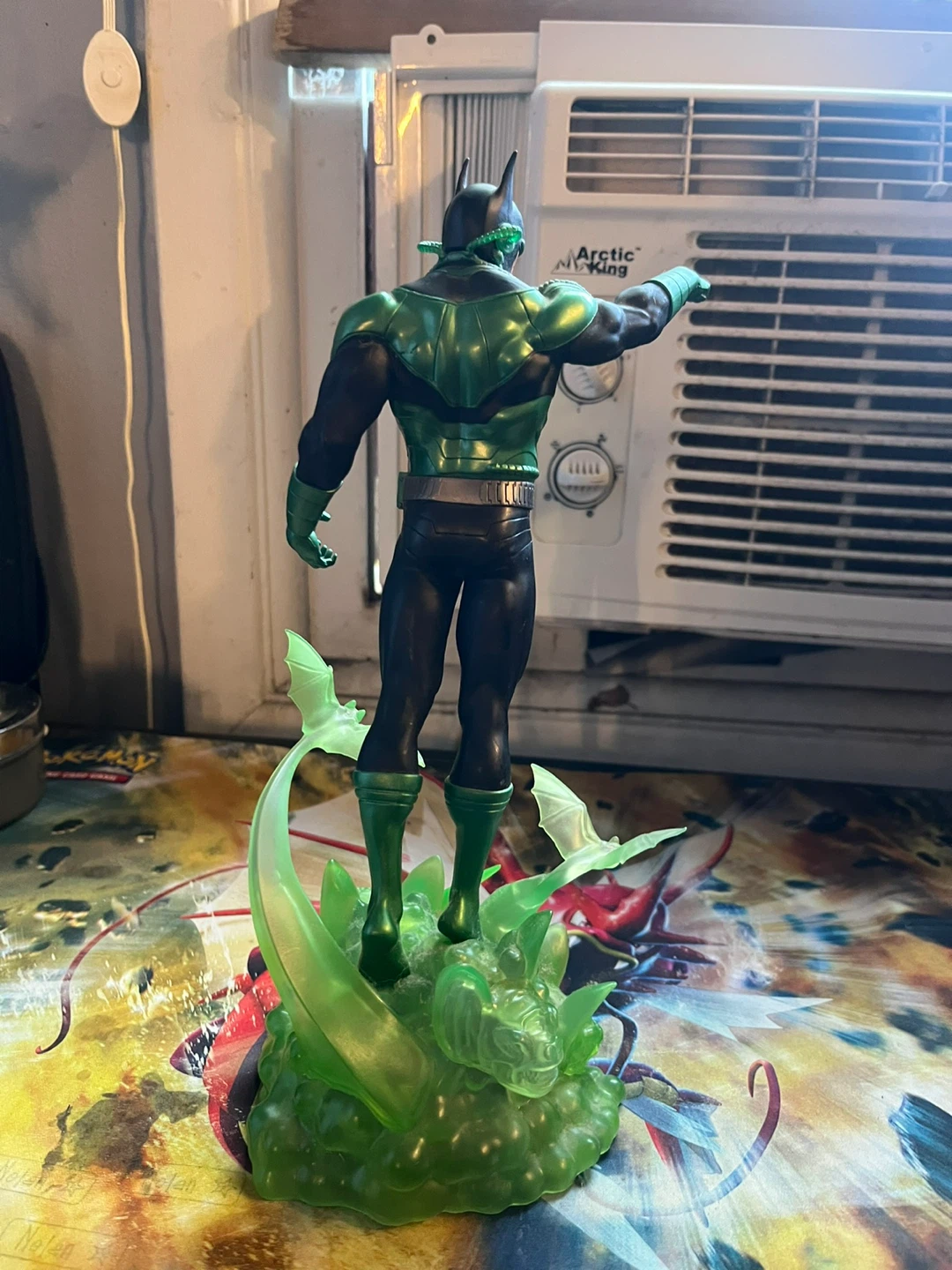 Dawnbreaker Batman statue - photo 3