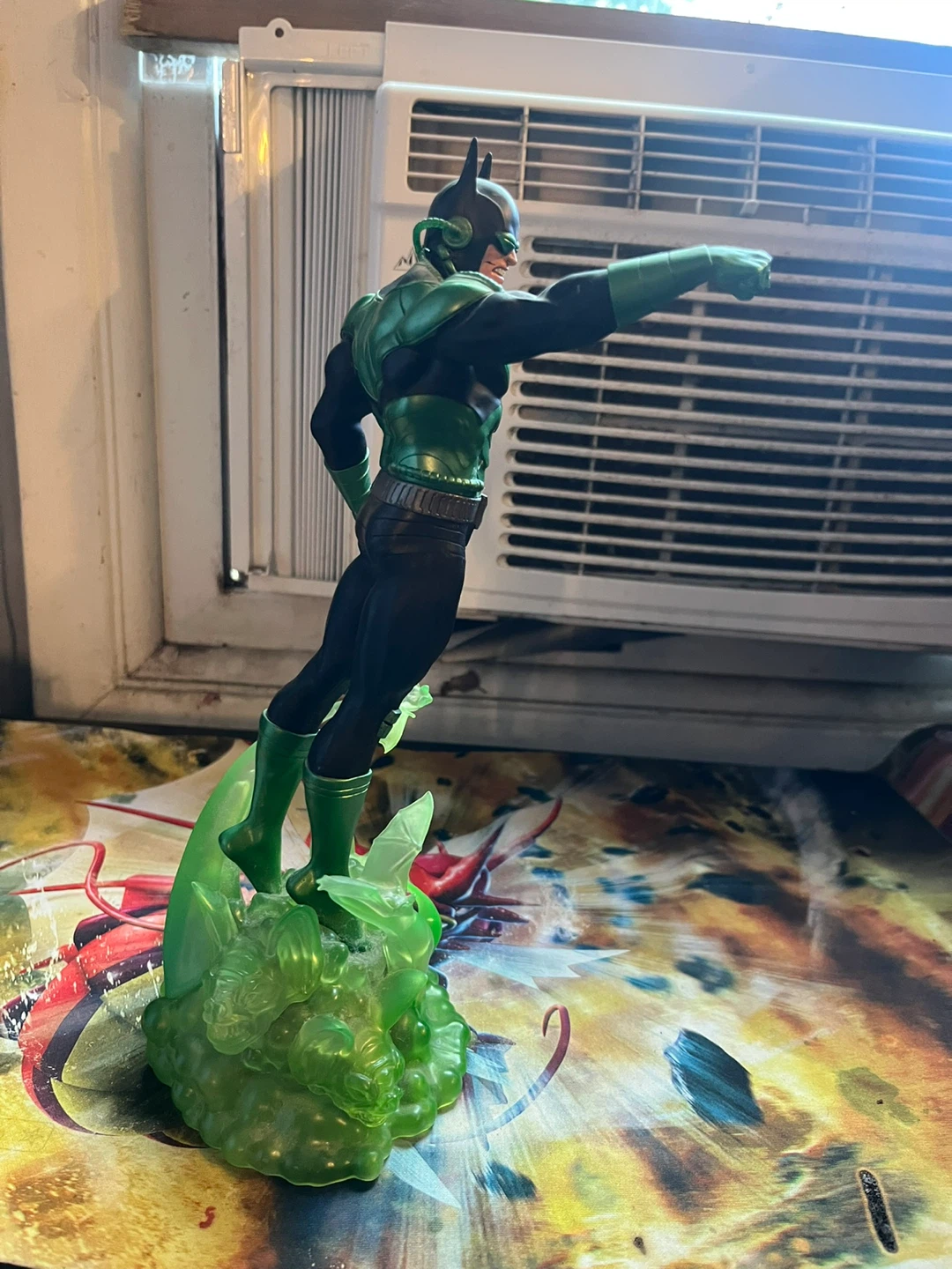 Dawnbreaker Batman statue - photo 4