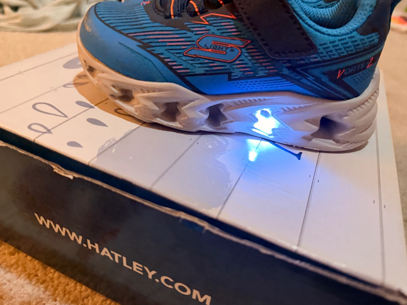 New Skechers "Lights" Vortex 2 Kids Shoes size 7 - photo 2