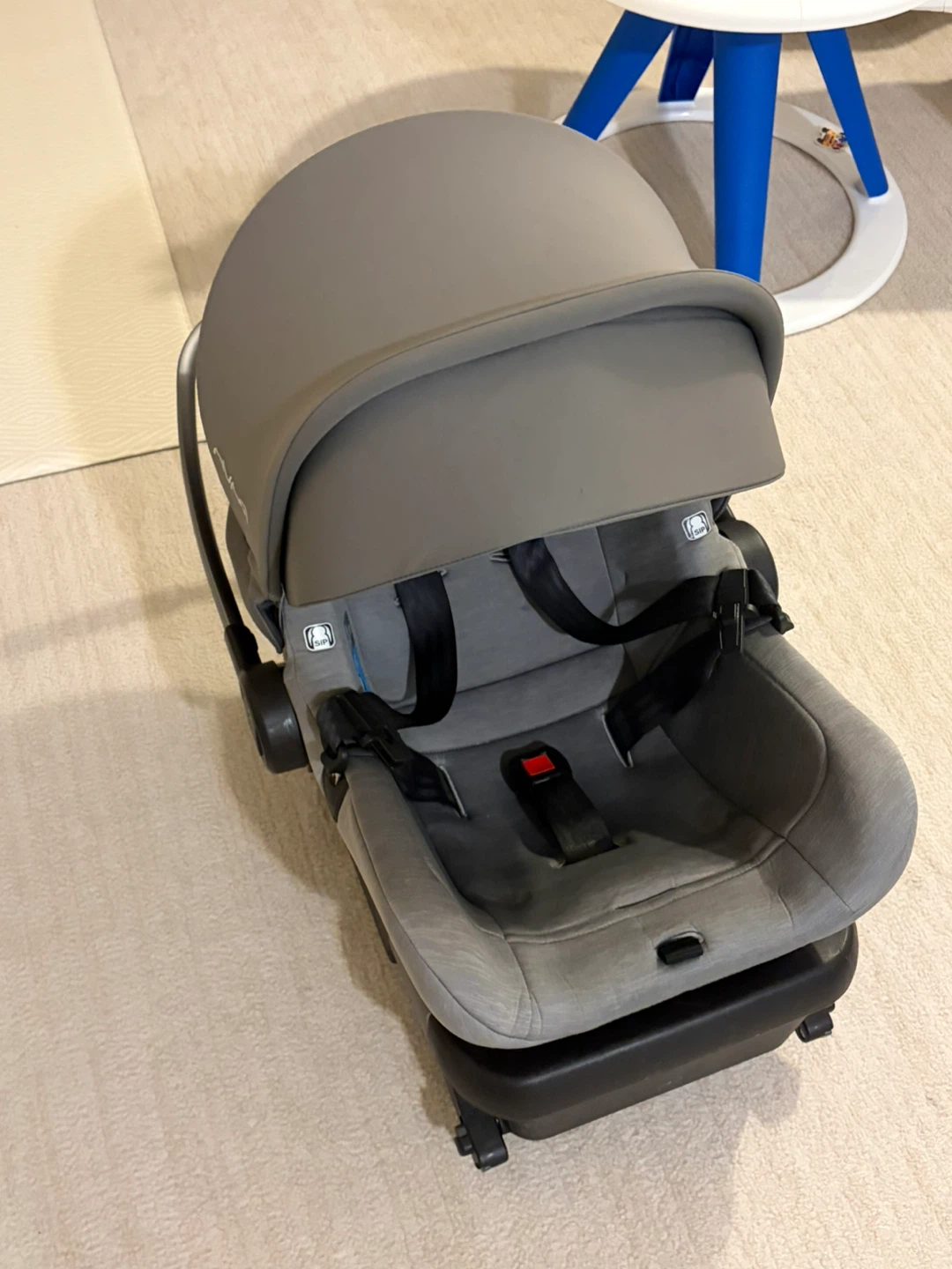 Nuna Pipa Lite Infant Car Seat with base - photo 3