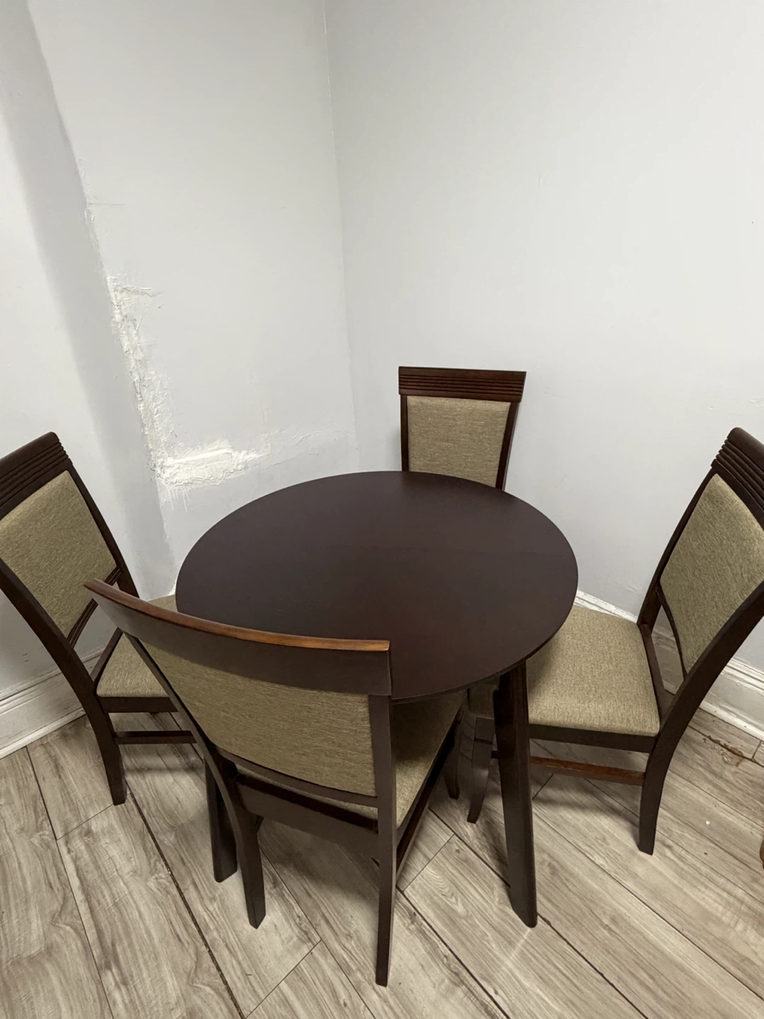 Round Dining Table with 4 Chairs - photo 4