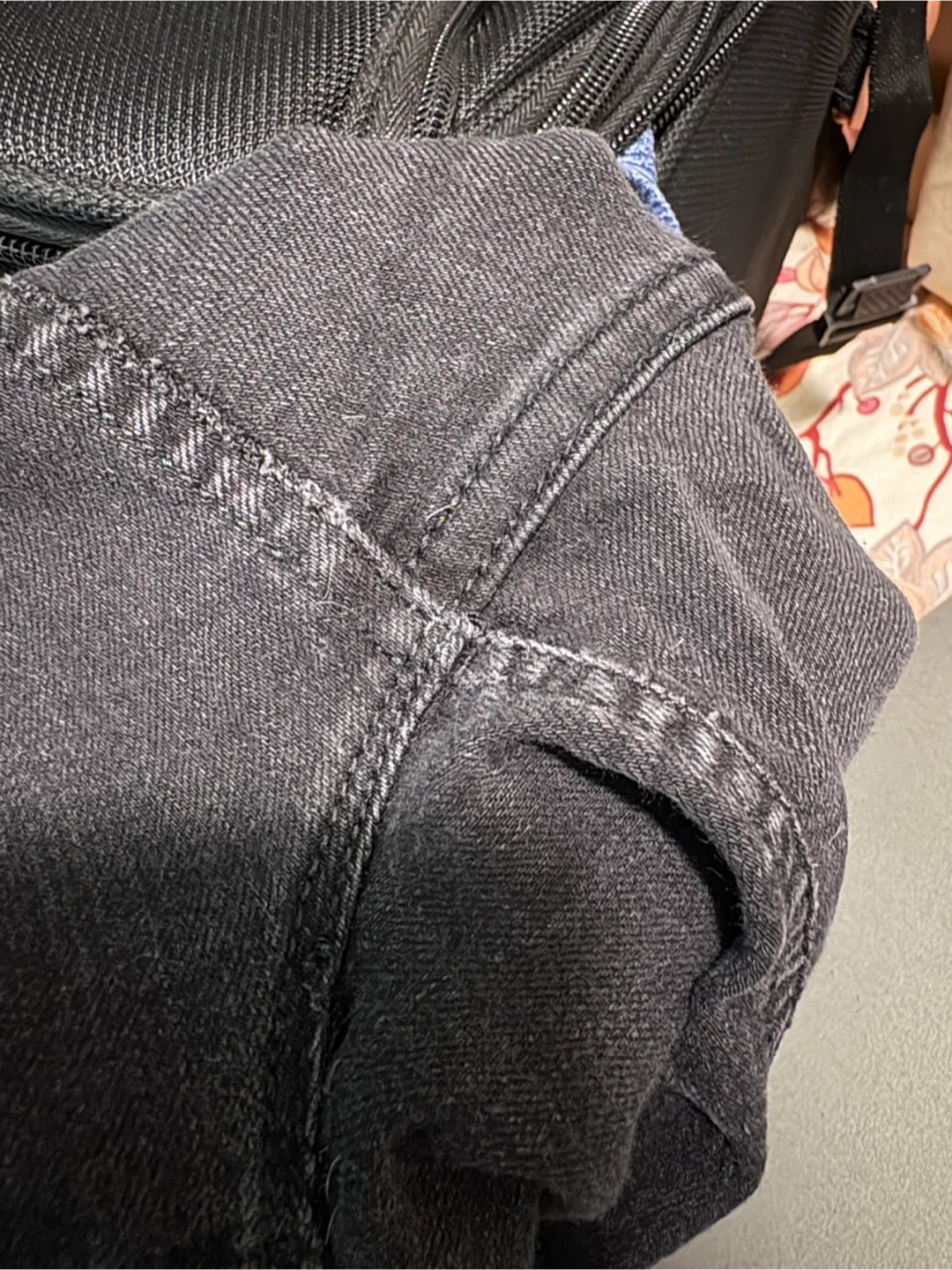 Black Old Navy Super Skinny Jeans - photo 3