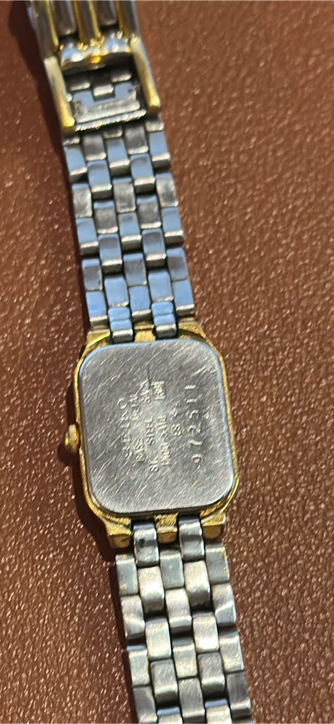 Vintage Seiko Quartz Tank Watch - photo 3