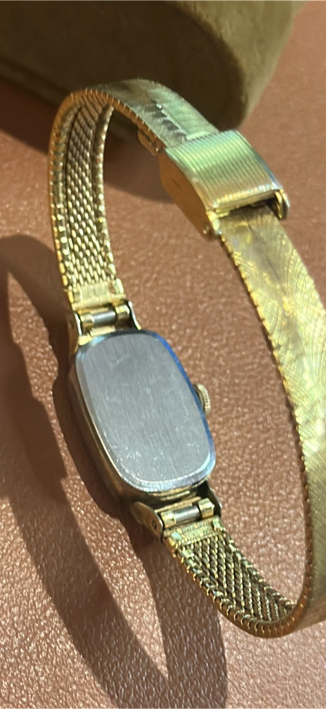 Wittnauer Ladies Gold Tone Watch - photo 2
