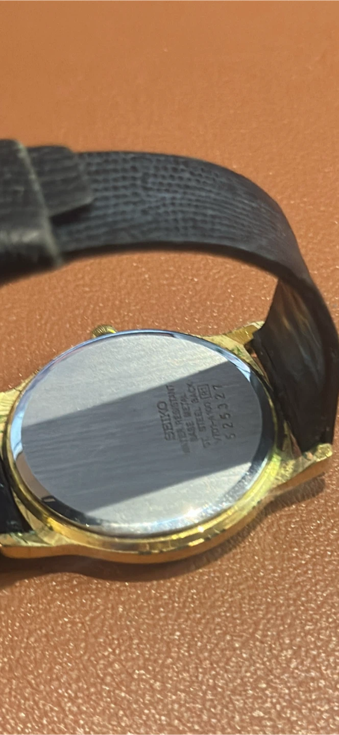 Seiko V701-A100 Gold-Tone Wristwatch - photo 2