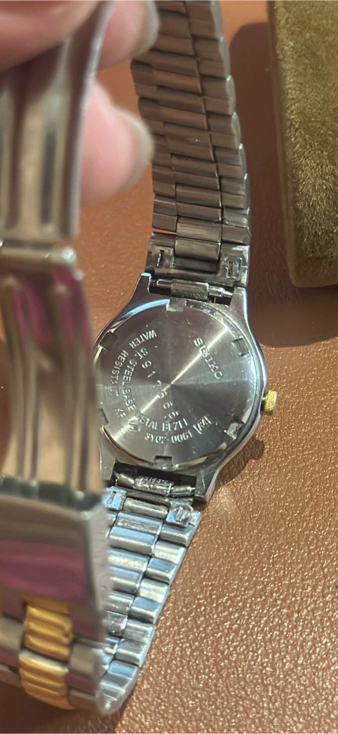 Seiko Two-Tone Quartz Watch - photo 3