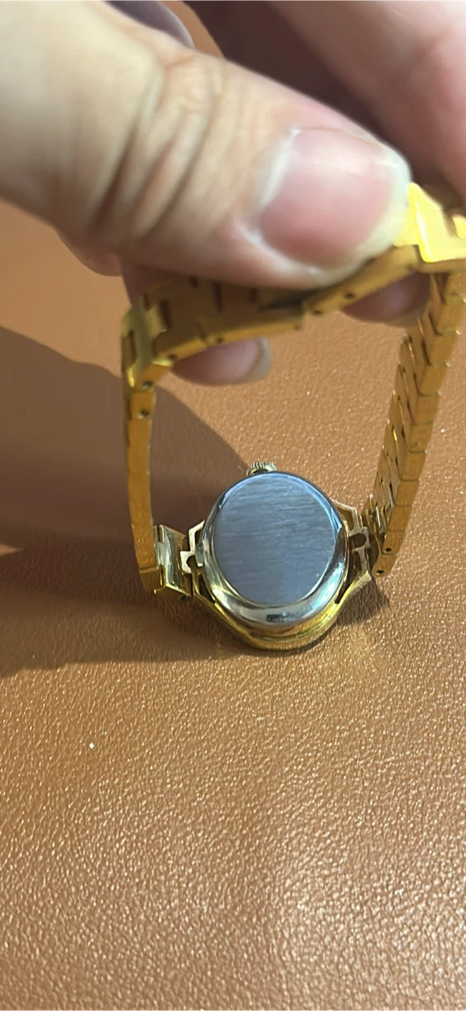Vintage Gruen Gold-Tone Ladies Watch - photo 2