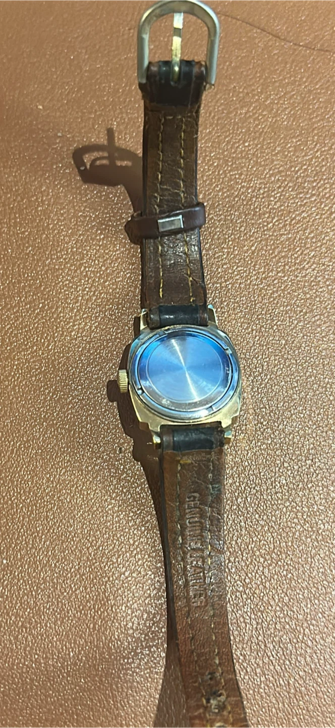 Vintage Cardinal Shockproof Ladies Watch - photo 2
