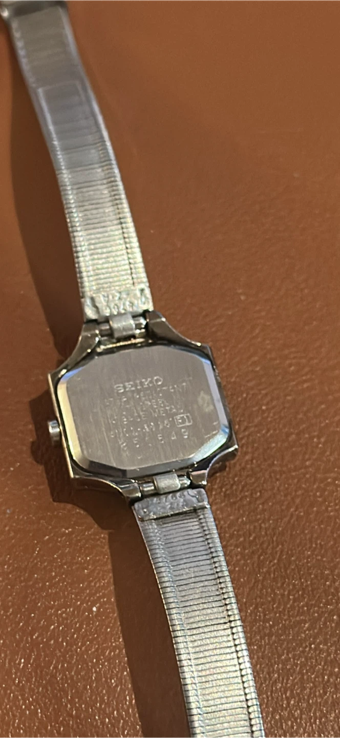 Vintage Seiko Women's Rectangular Watch - photo 2