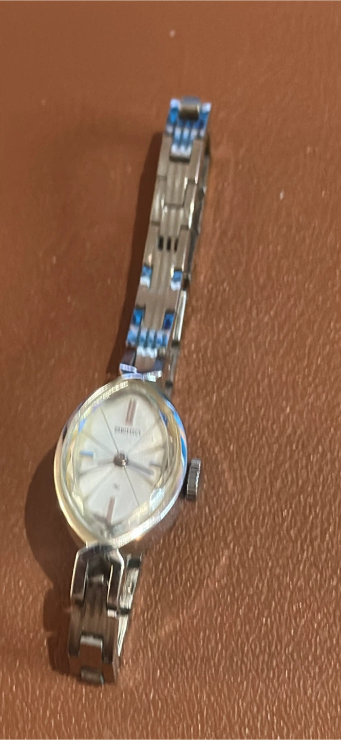 Collection of 6 Vintage Ladies Wristwatches - photo 2