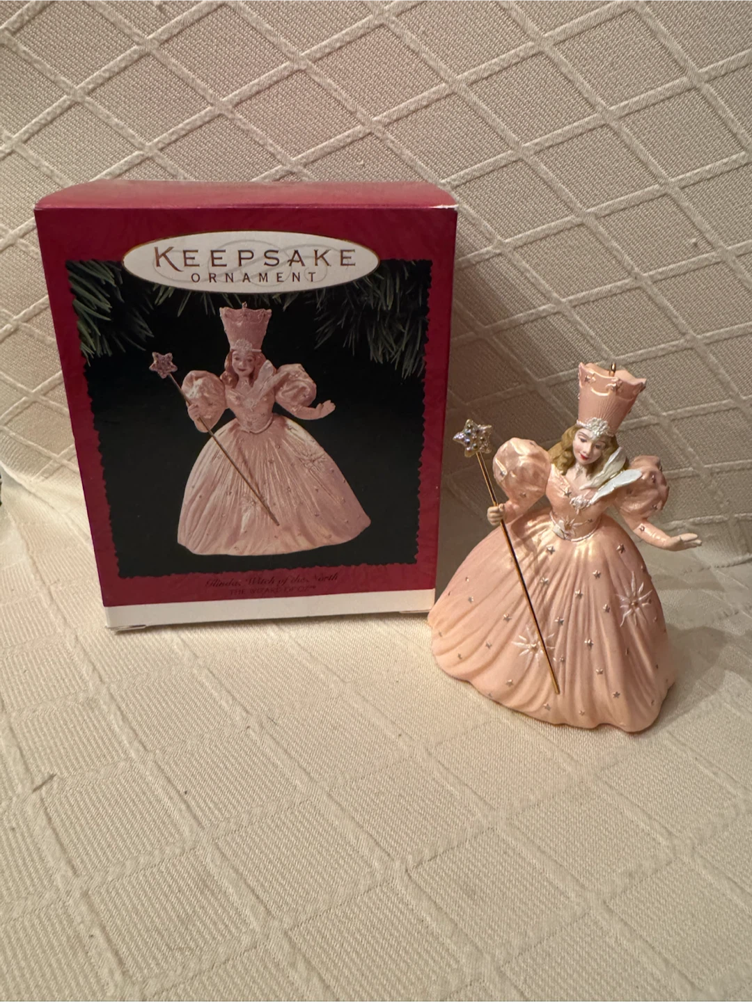 1995 Hallmark Keepsake Ornament The Glinda, Witch of the North