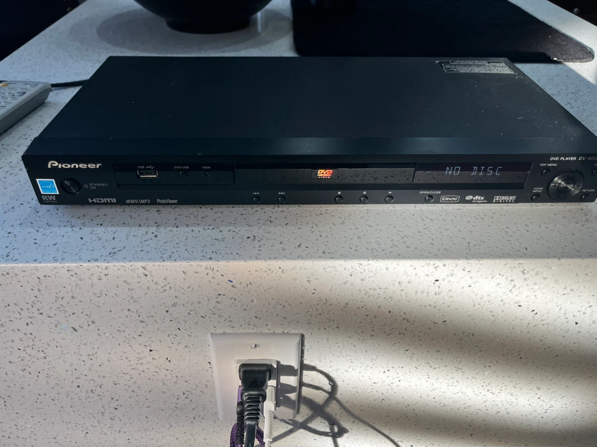 Pioneer DV-400V DVD Player