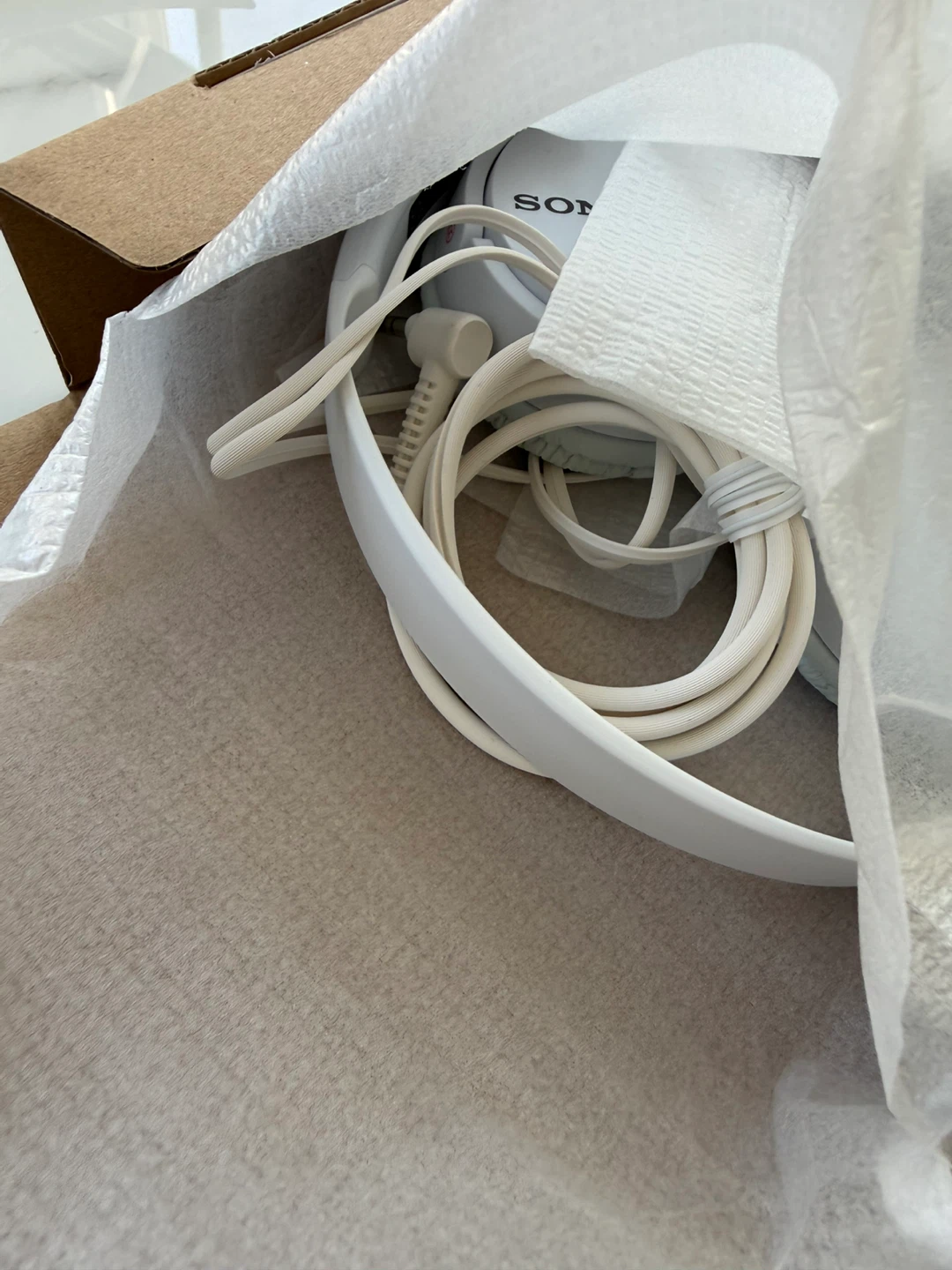 New Sony MDR-ZX110 Stereo Headphones White - photo 3