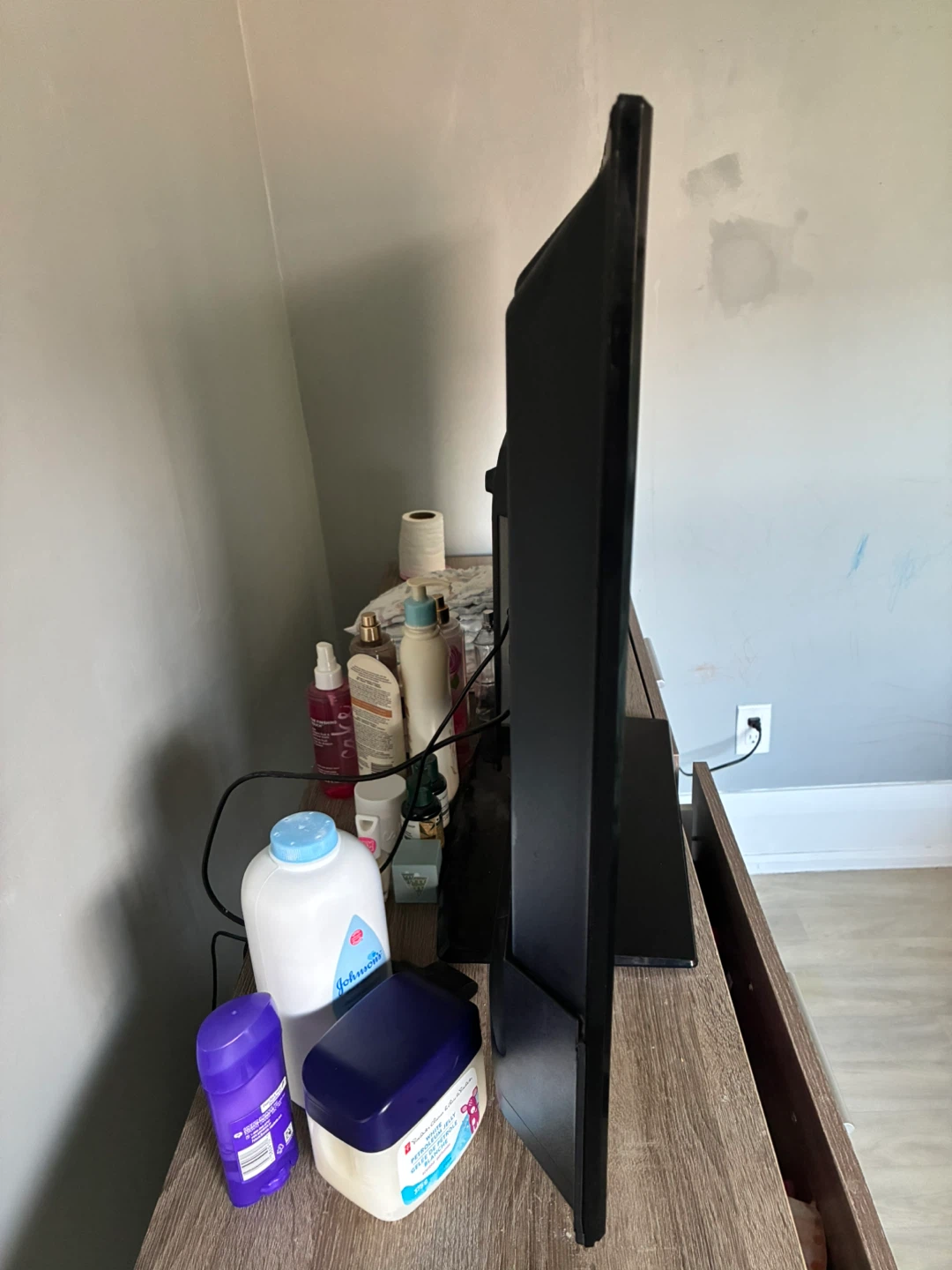 RCA Roku Smart TV 40” - photo 3