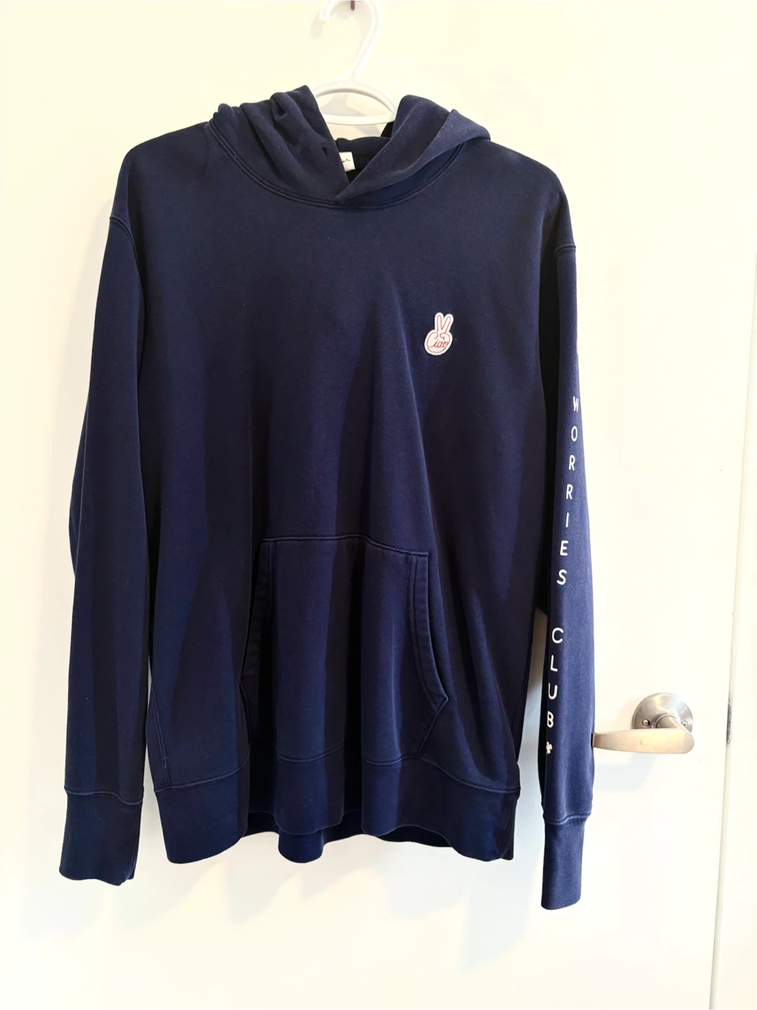 UNIQLO x Pieter Ceizer "No Worries Club" Hoodie - photo 2