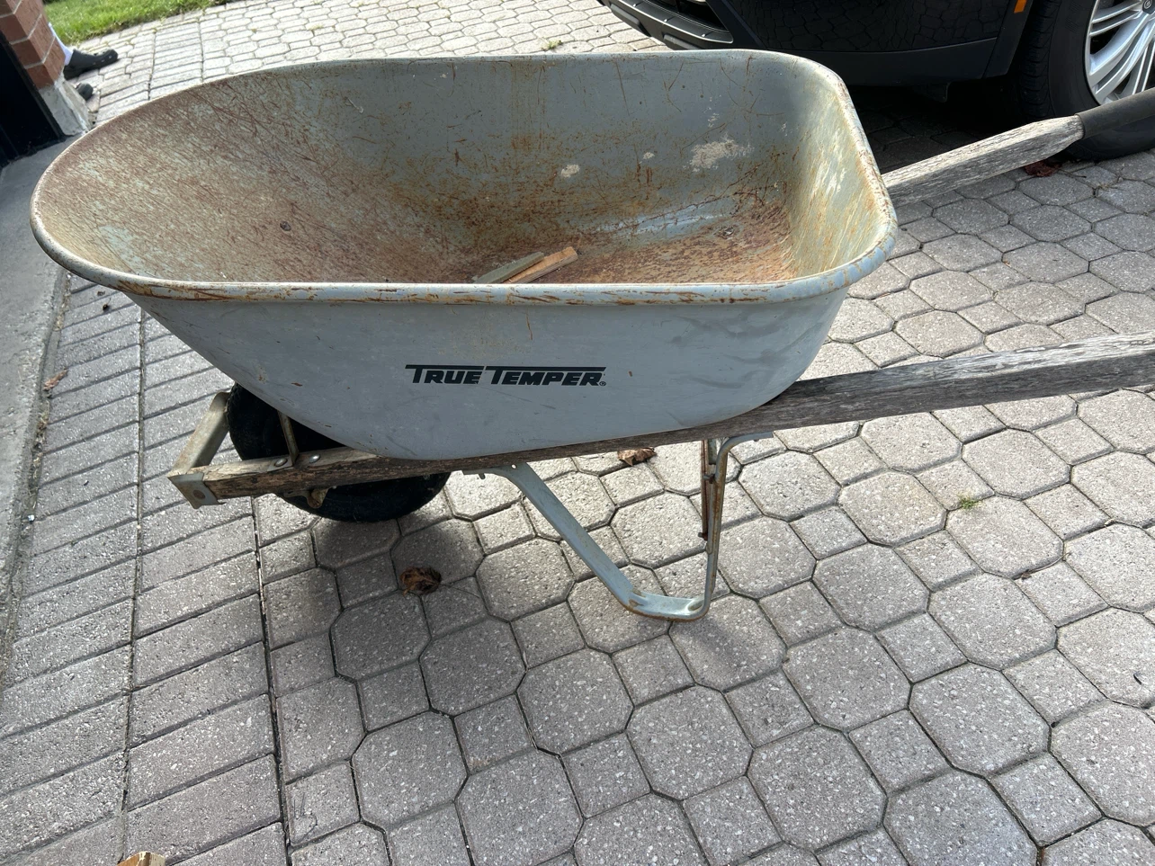 True Temper Wheelbarrow