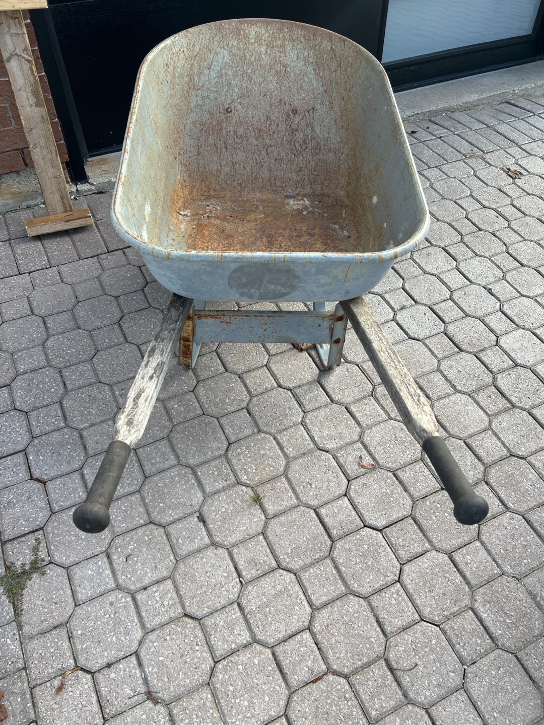 True Temper Wheelbarrow - photo 2
