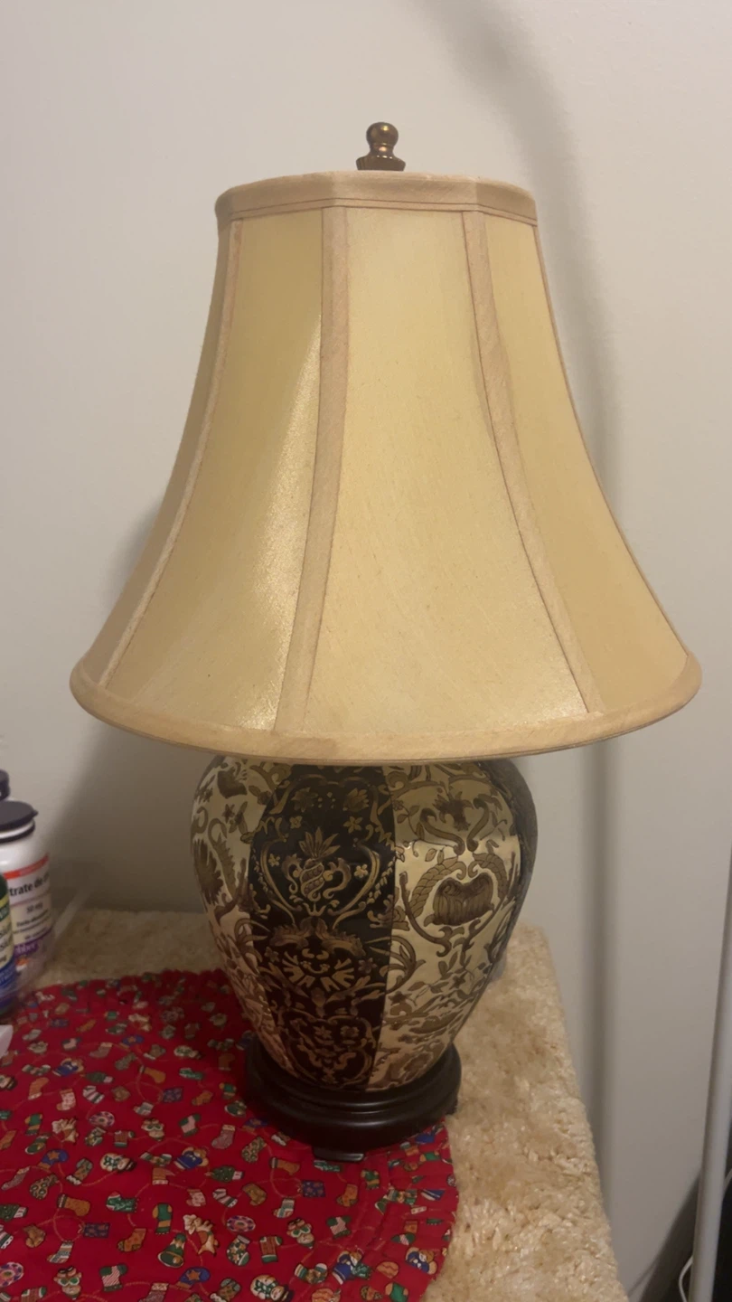 Table Lamp with Decorative Ceramic Base - photo 2