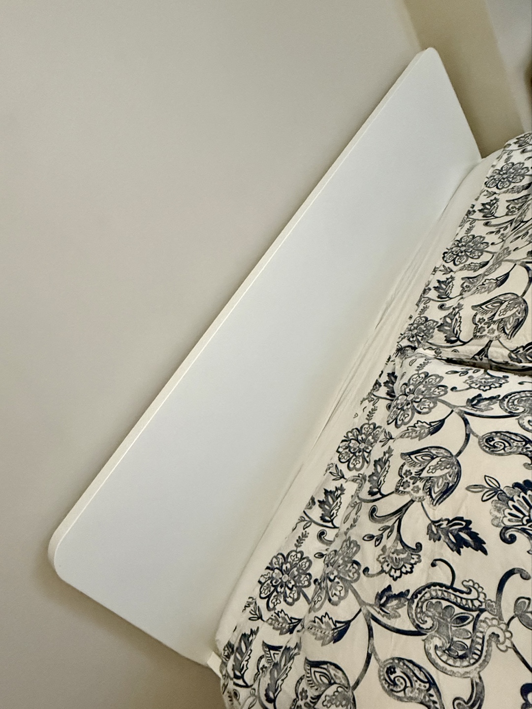 IKEA MALM Queen Bed Frame White - photo 4