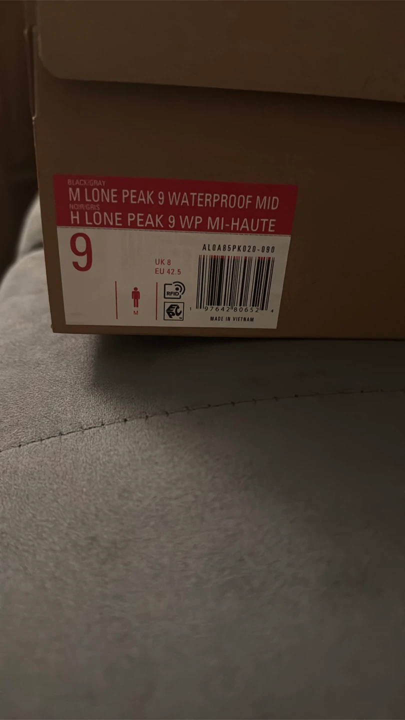 Altra Lone Peak 9 Waterproof Mid Boots - Black - Size 9 - photo 2