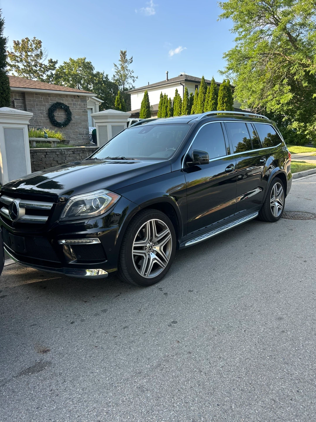 Mercedes-Benz GL550 Black SUV